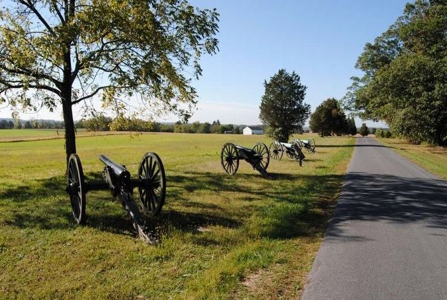 McGregor's Battery - Beckham's Battalion Marker<br>Surrounded by Artillery Cannon. Click for full size. McGregor's Battery - Beckham's Battalion Marker<br>Surrounded by Artillery Cannon image. Click for full size.