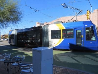 Tucson Modern Streetcar image. Click for full size.