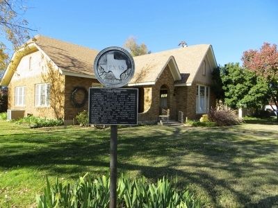 Clarence and Lorraine Eakle House Marker image. Click for full size.