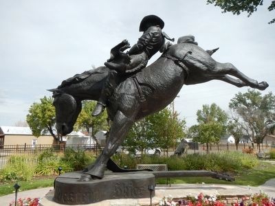 "Good Ride Cowboy" Statue image. Click for full size.