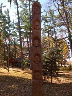 Lumberjack Park totem pole image. Click for full size.