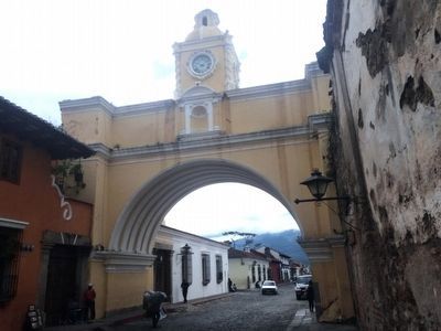 Antigua's Saint Catalina Arch image. Click for full size.