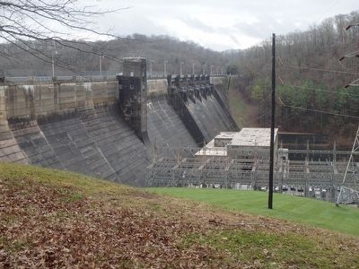 Dale Hollow Dam. Click for full size. Dale Hollow Dam image. Click for full size.