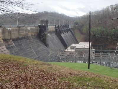 Dale Hollow Dam image. Click for full size.
