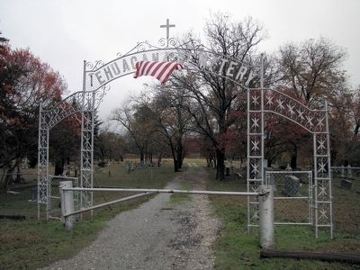 Tehuacana Cemetery and marker image. Click for full size.