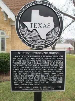 Whisenhunt-Kinzie House Marker. Click for full size. Whisenhunt-Kinzie House Marker image. Click for full size.