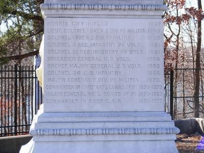 Hartranft Monument (right) image. Click for full size.