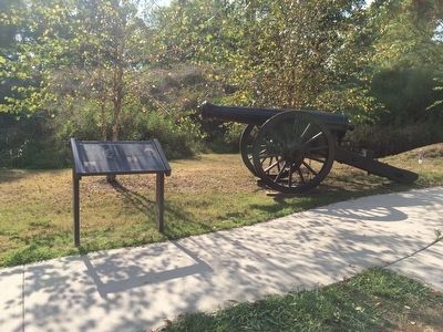 Marker and civil war cannon at old Fort Bruce. image. Click for full size.