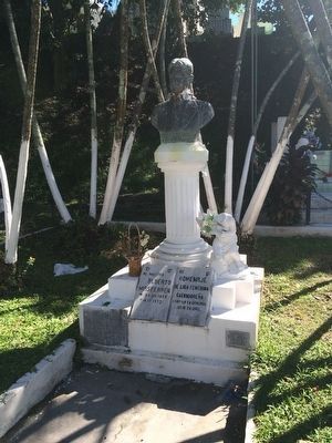 Grave of Alberto Masferrer, Los Ilustres Cemetery, San Salvador image. Click for full size.