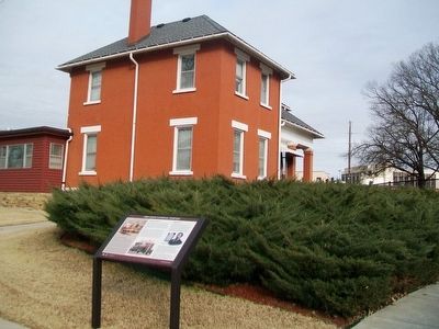 Fort Smith National Cemetery Marker image. Click for full size.