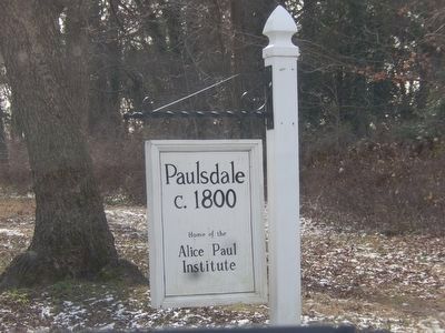 Paulsdale-Sign at entrance image. Click for full size.