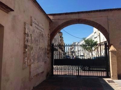 Remaining arched entryway image. Click for full size.