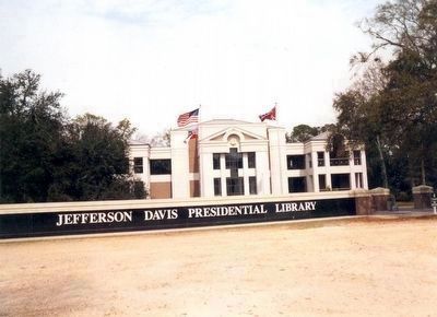 Jefferson Davis Presidential Library before Hurricane Katrina image. Click for full size.