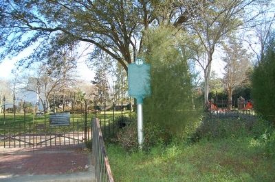 Oxford Ave. Cemetery Entrance image. Click for full size.