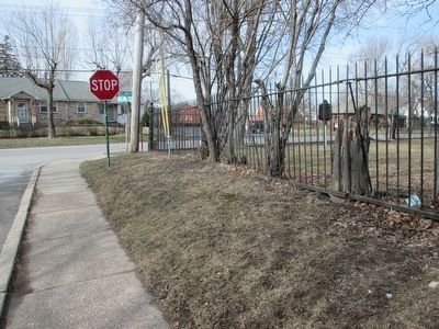 Marker at Right image. Click for full size.
