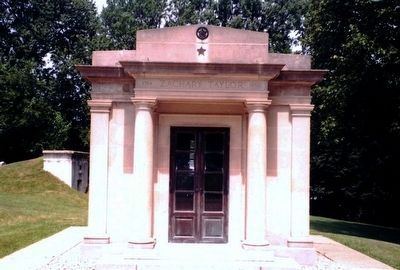 Zachary Taylor Mausoleum image. Click for full size.