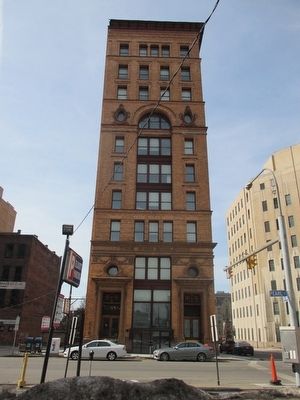 Front of Dun Building. Click for full size. Front of Dun Building image. Click for full size.