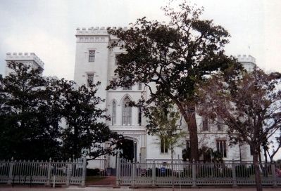 Louisana's Old State Capitol Building image. Click for full size.