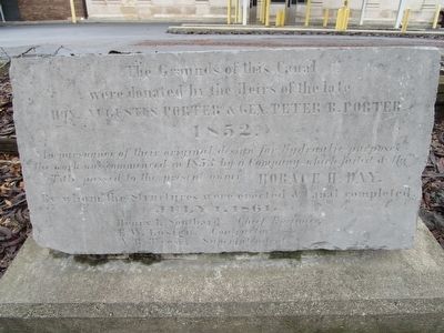 The Grounds of this Canal Marker image. Click for full size.