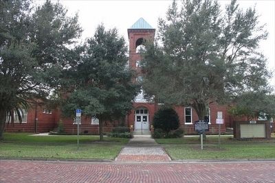Sanford High School/Sanford Grammar/Student Museum Marker and Building. Click for full size. Sanford High School/Sanford Grammar/Student Museum Marker and Building image. Click for full size.
