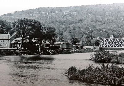 New Haven and Northampton Railroad bridge image. Click for full size.