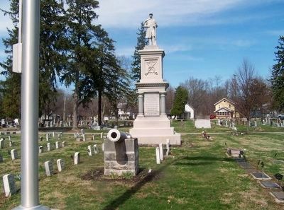 Greenville Union Cemetery Cannon & Veteran's Monumnet image. Click for full size.