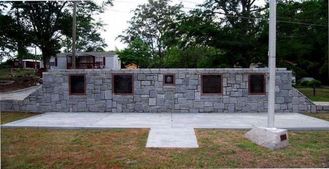 Memorial Park Monument image. Click for full size.