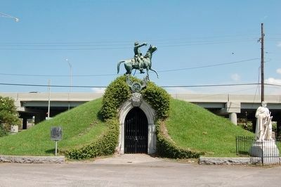 Army of Tennessee Tumulus. Click for full size. Army of Tennessee Tumulus image. Click for full size.