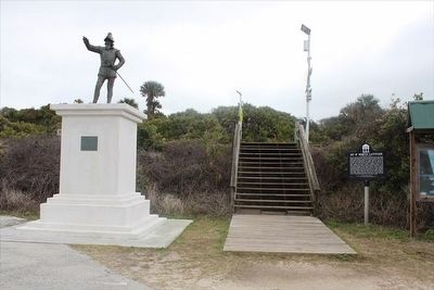 30 8' North Latitude Marker with Ponce de Leon statue. image. Click for full size.