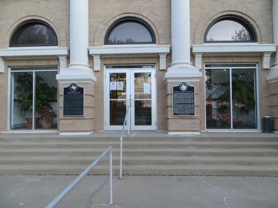 Sherman County Courthouse Marker <i>is on the right</i> image. Click for full size.