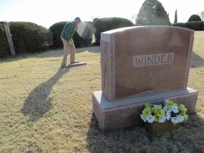 Willie A. Winder grave site image. Click for full size.
