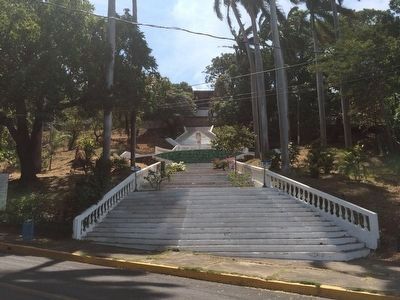 The Presidential House of Nicaragua entryway today. image. Click for full size.