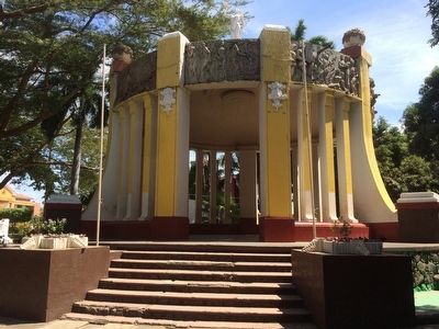 Managua Central Park bandstand. image. Click for full size.
