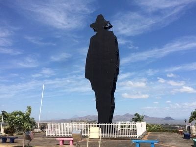 Iconic statue of General Augusto C. Sandino at Lomas de Tiscapa image. Click for full size.