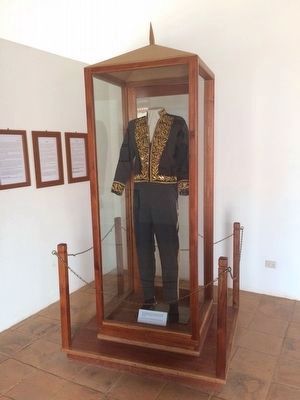 Rubén Darío's ambassadorial suit image. Click for full size.