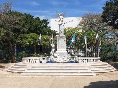 Monument to Rubn Daro near the Central Park of Managua image. Click for full size.