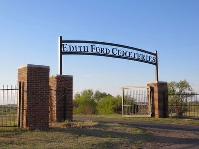 Edith Ford Memorial Cemetery image. Click for full size.