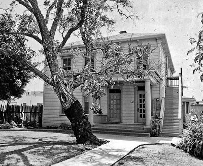Leech House & Medical Clinic Marker (detail). Click for full size. Leech House & Medical Clinic Marker (detail) image. Click for full size.