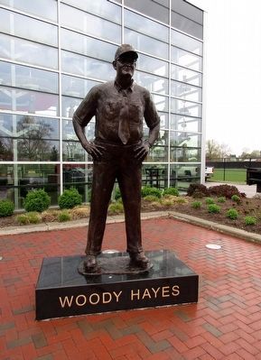 Woody Hayes Statue image. Click for full size.