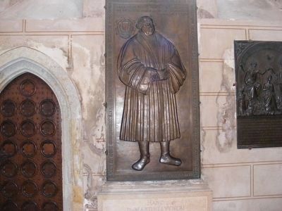 Castle Church-Martin Luther in Bronze image. Click for full size.