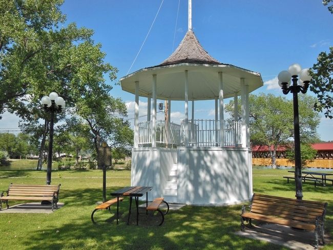 Edgemont City Park Bandstand / Gazebo image. Click for full size.