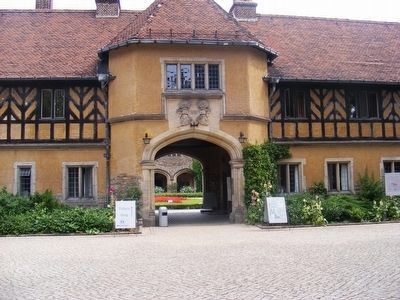 Cecilienhof Palace-entrance image. Click for full size.