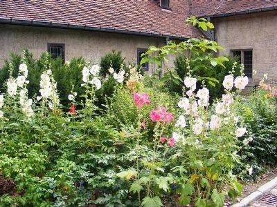 Neuer Garten (New Garden). Click for full size. Neuer Garten (New Garden) image. Click for full size.