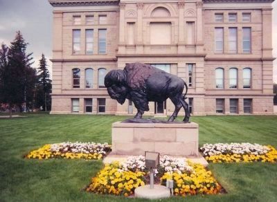 Wyoming’s Wildlife-Bison bronze statue at the State Capitol image. Click for full size.
