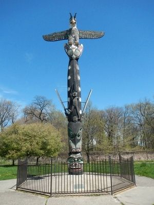Kwanusila totem pole and Marker image. Click for full size.