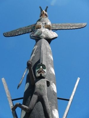 Kwanusila totem pole. Click for full size. Kwanusila totem pole image. Click for full size.