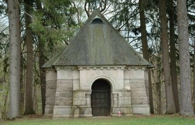 Griswold Mausoleum in Oakwood Cemetery image. Click for full size.