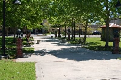 Kenner Veterans walkway image. Click for full size.