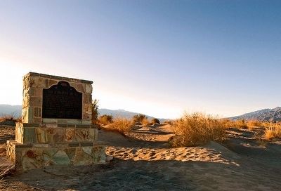 Old Stovepipe Wells Marker. Click for full size. Old Stovepipe Wells Marker image. Click for full size.