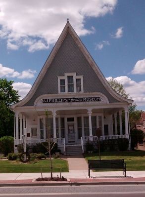 1837-Riggs Hotel Marker and Fenton Museum image. Click for full size.